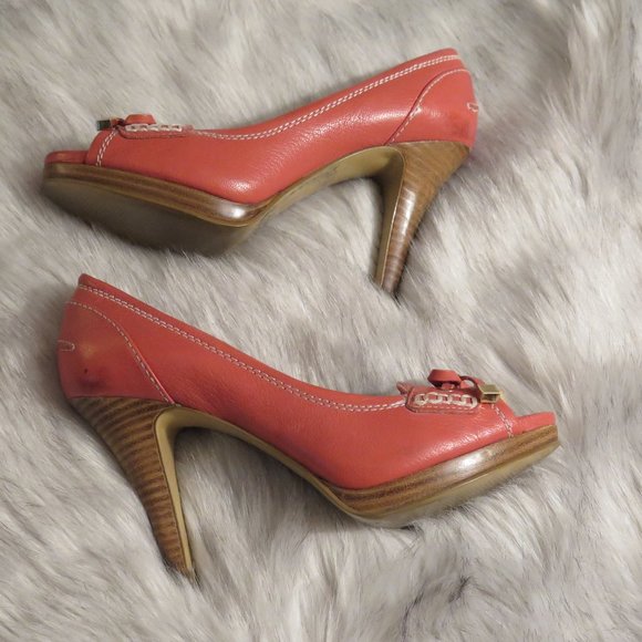 NINE WEST 'Dasher' pink peep toe pumps - Picture 4 of 10